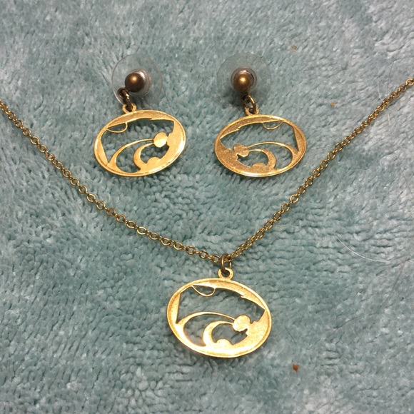 Jewelry - K State necklace and earrings